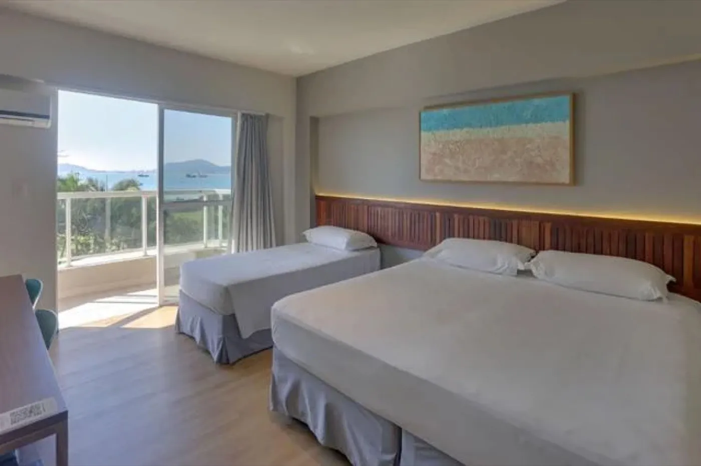 Quarto vista mar com duas camas